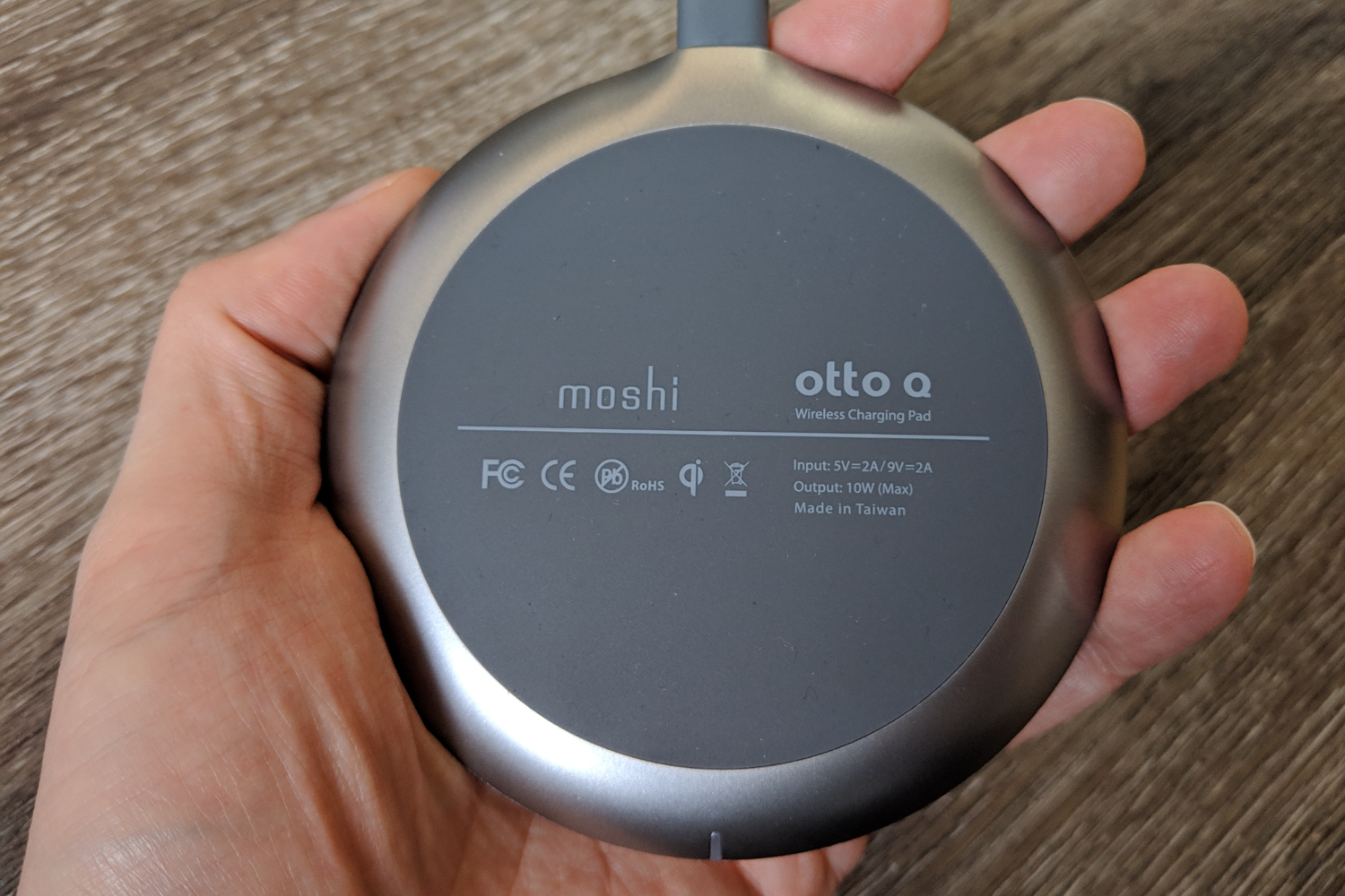 Moshi Otto Q wireless charging pad