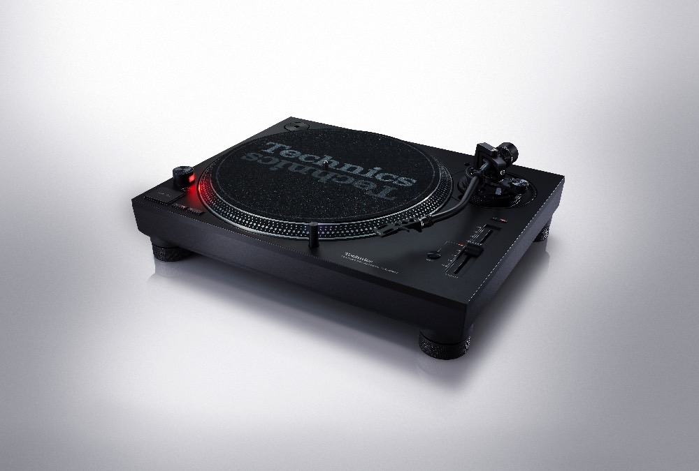 Direct Drive Turntable System SL_1200MK7_02