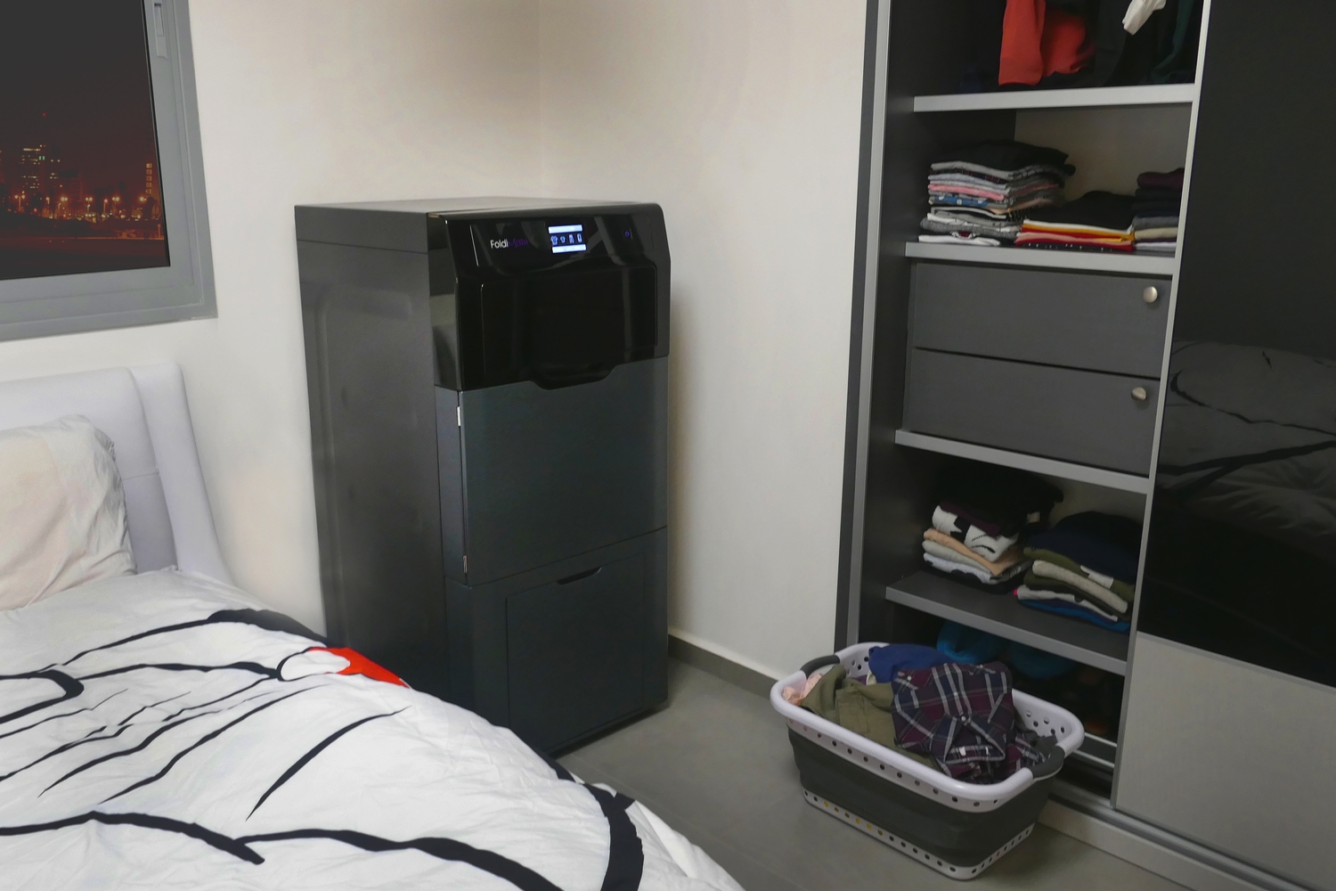 CES 2019: Foldimate's Laundry-Folding Machine Is Cool, But Is it Necessary?