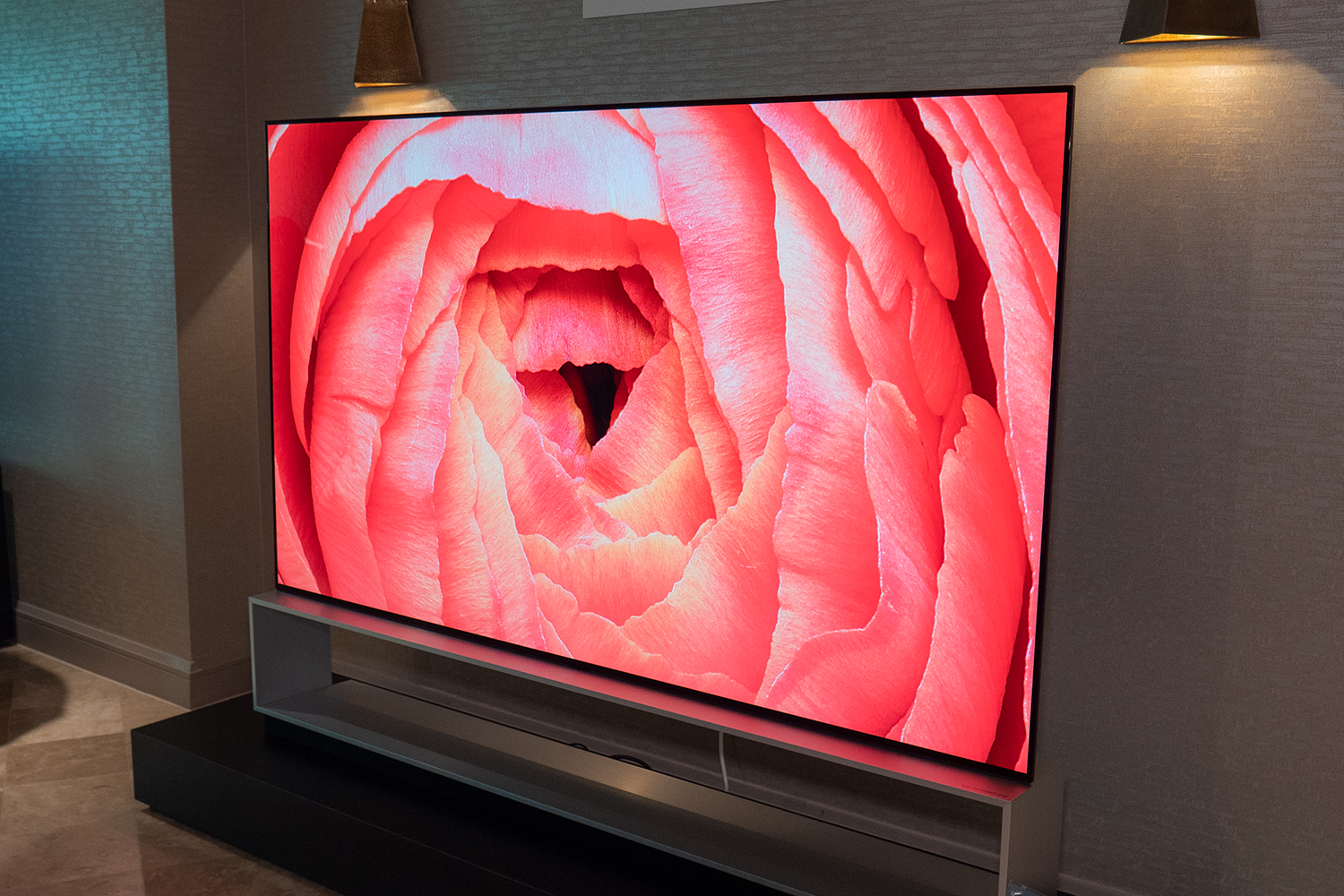 Телевизоры lg 2019. LG OLED 8k. LG 8k TV. Телевизор LG 8k OLED. LG Signature 88 8k OLED.
