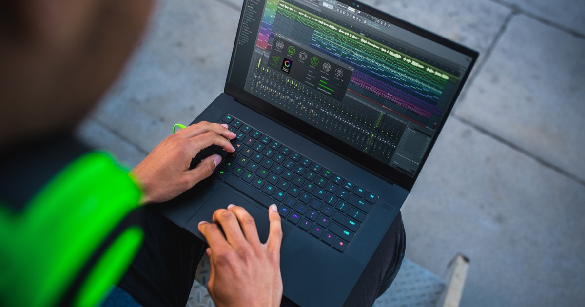 Save $700 on the Razer Blade 15 gaming laptop with an RTX 3070 Ti