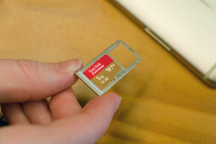 Departure Chip unclear You Can Add 1TB Storage to Your Surface Tablet With SanDisk's Card |  Digital Trends