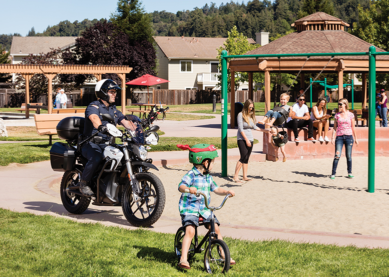 zero electric police motorcycle stops tesla model 3 dsr edition