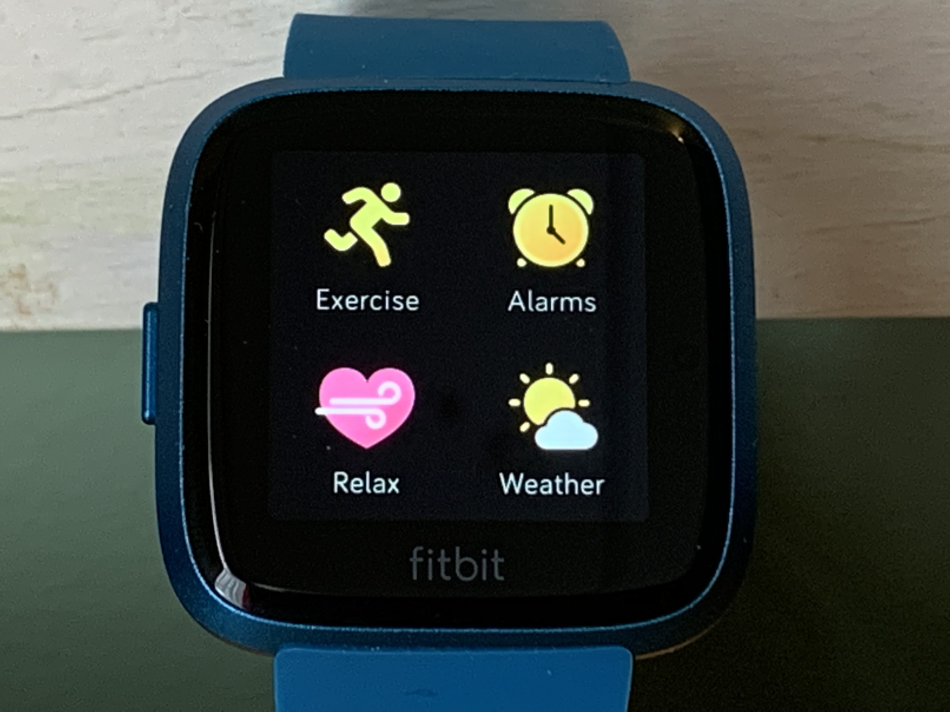 Måge Alle Metode Fitbit Versa Lite Tips And Tricks To Master Your New Smartwatch | Digital  Trends