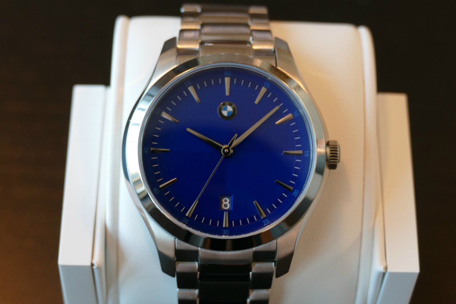 fossil bmw smartwatch news blue roundel