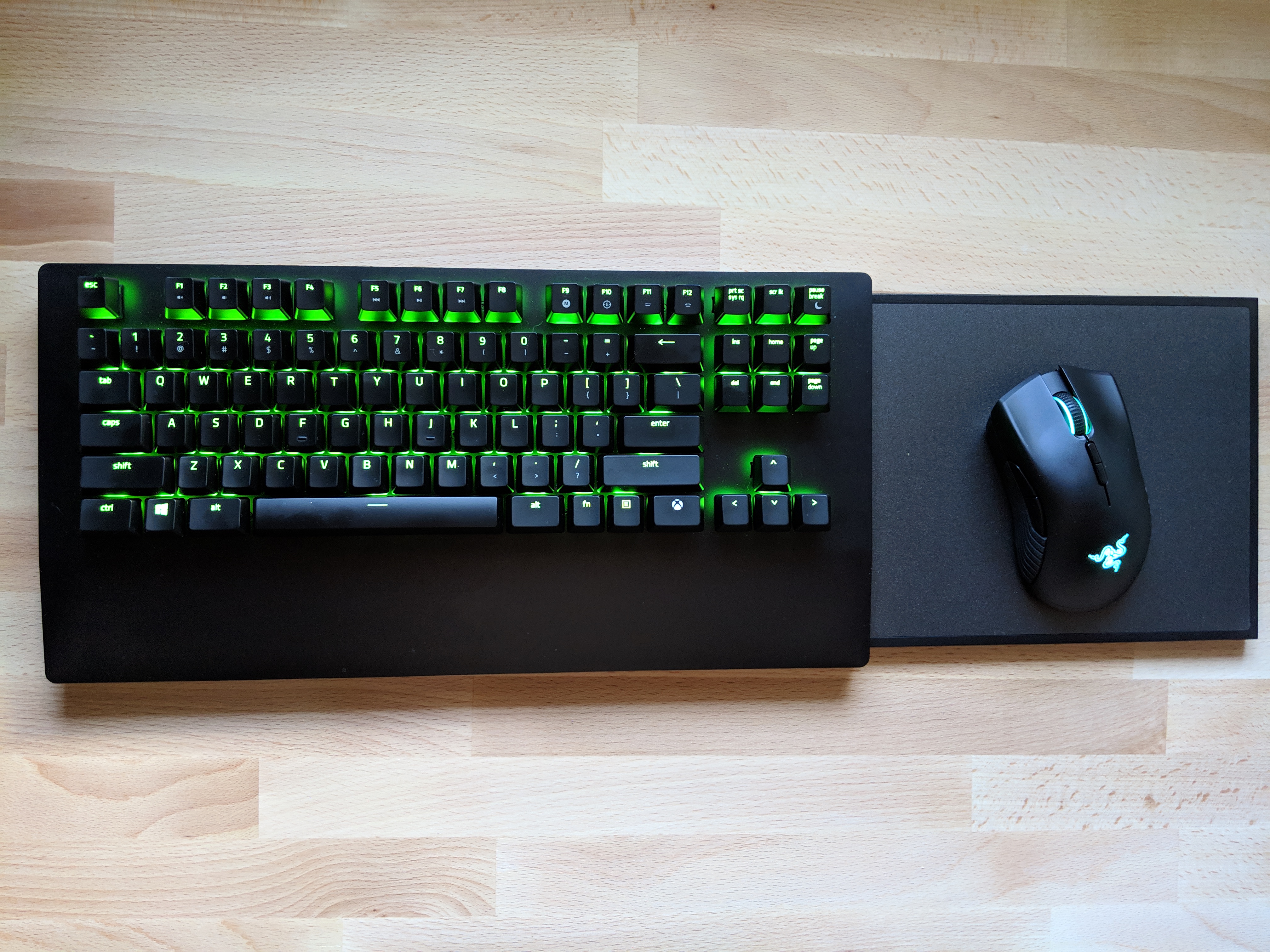 Microsoft and Razer launch an Xbox One wireless keyboard and mouse