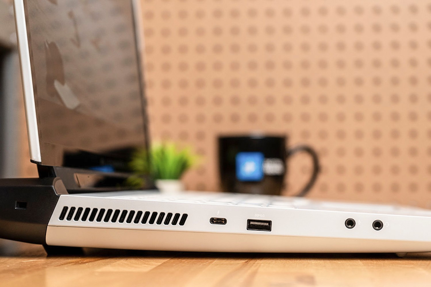 Alienware Area-51m Review: A $4,500 Laptop That Feels Like A Bargain |  Digital Trends