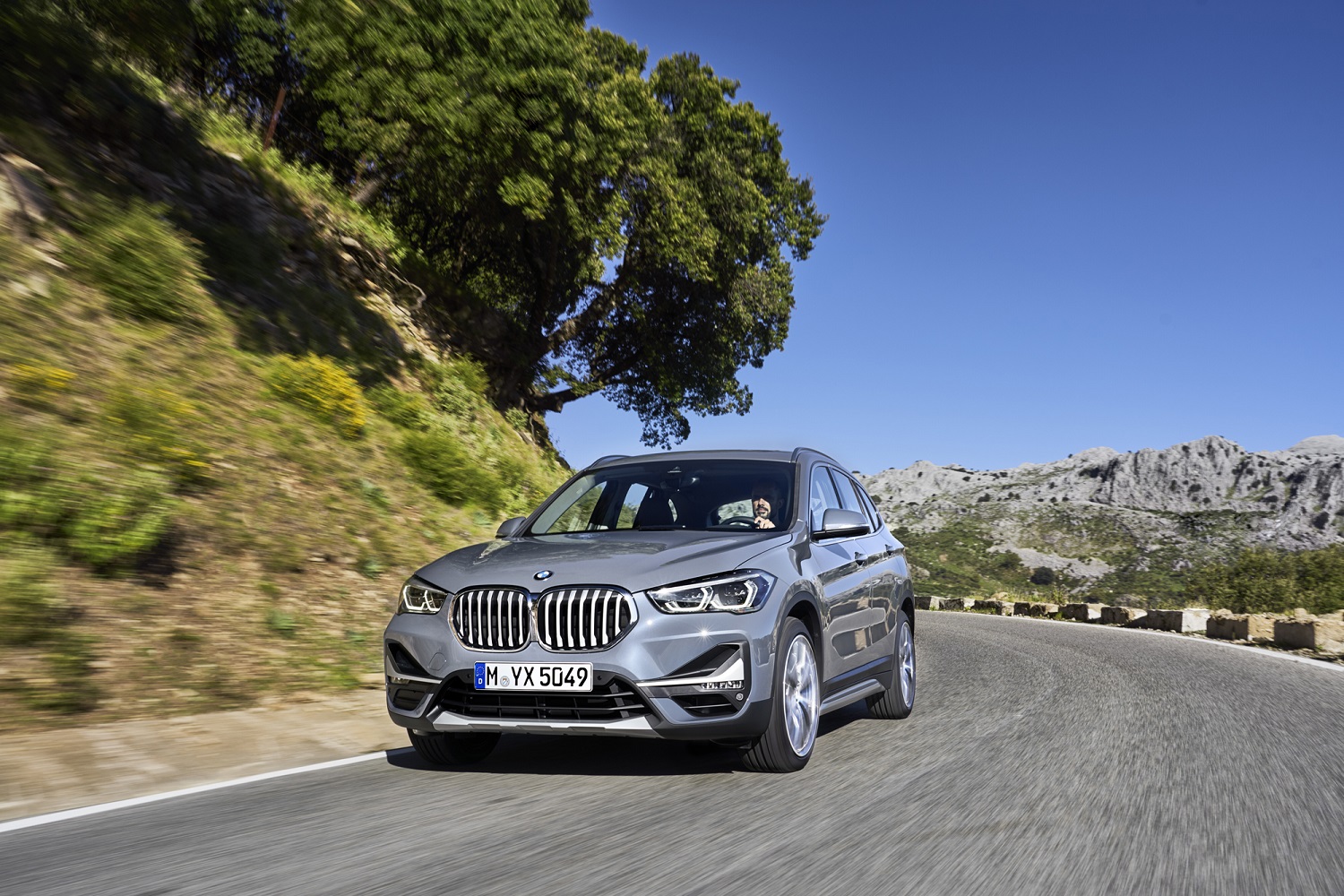 2020 bmw x1 gets new look front end interior upgrades official 1