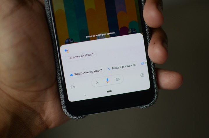 Google Assistant in fondo a un telefono