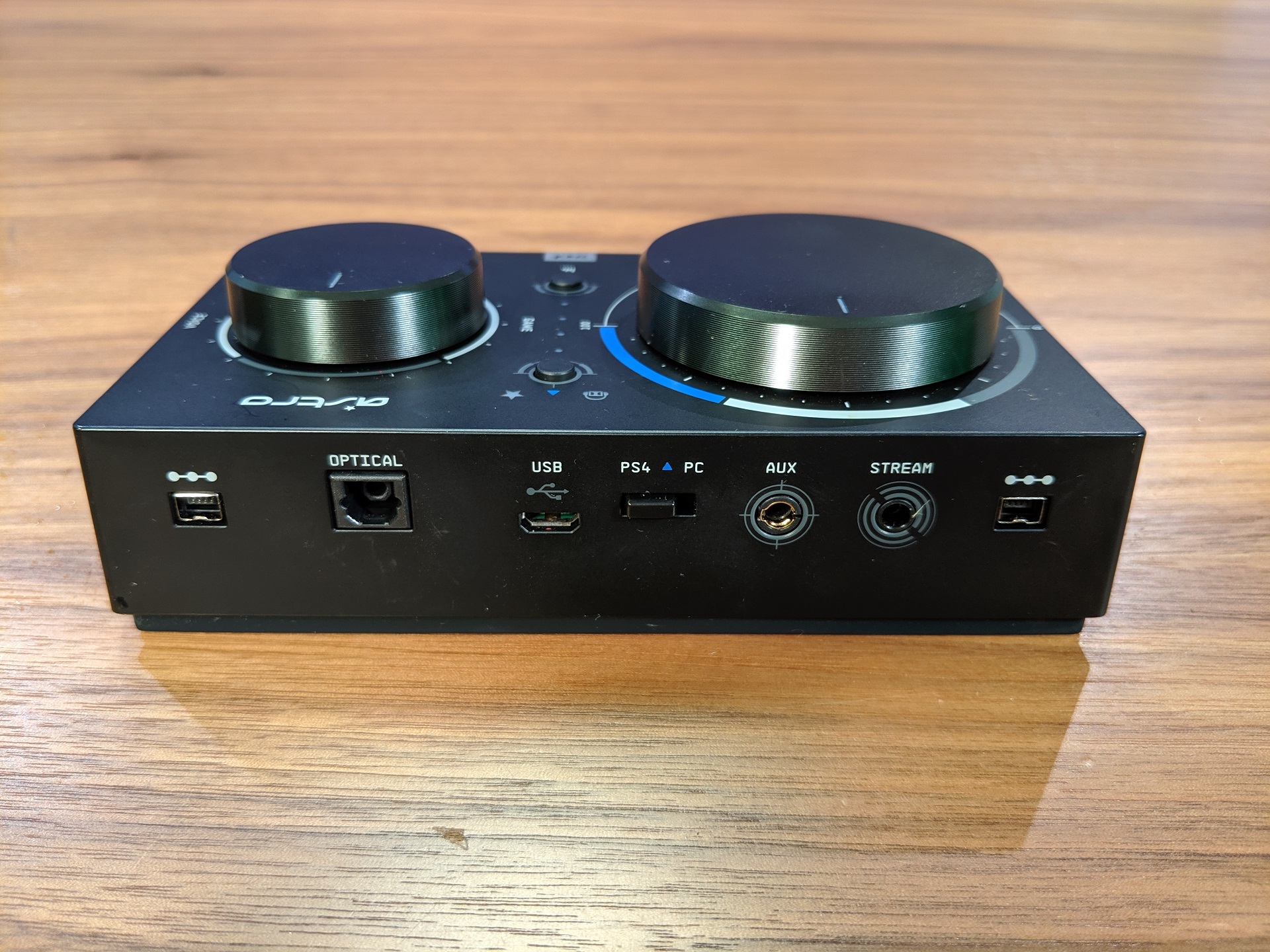 Tr Pro The Astro A40 TR and Mixamp Pro Turn The Volume Up On Pro Gaming ...