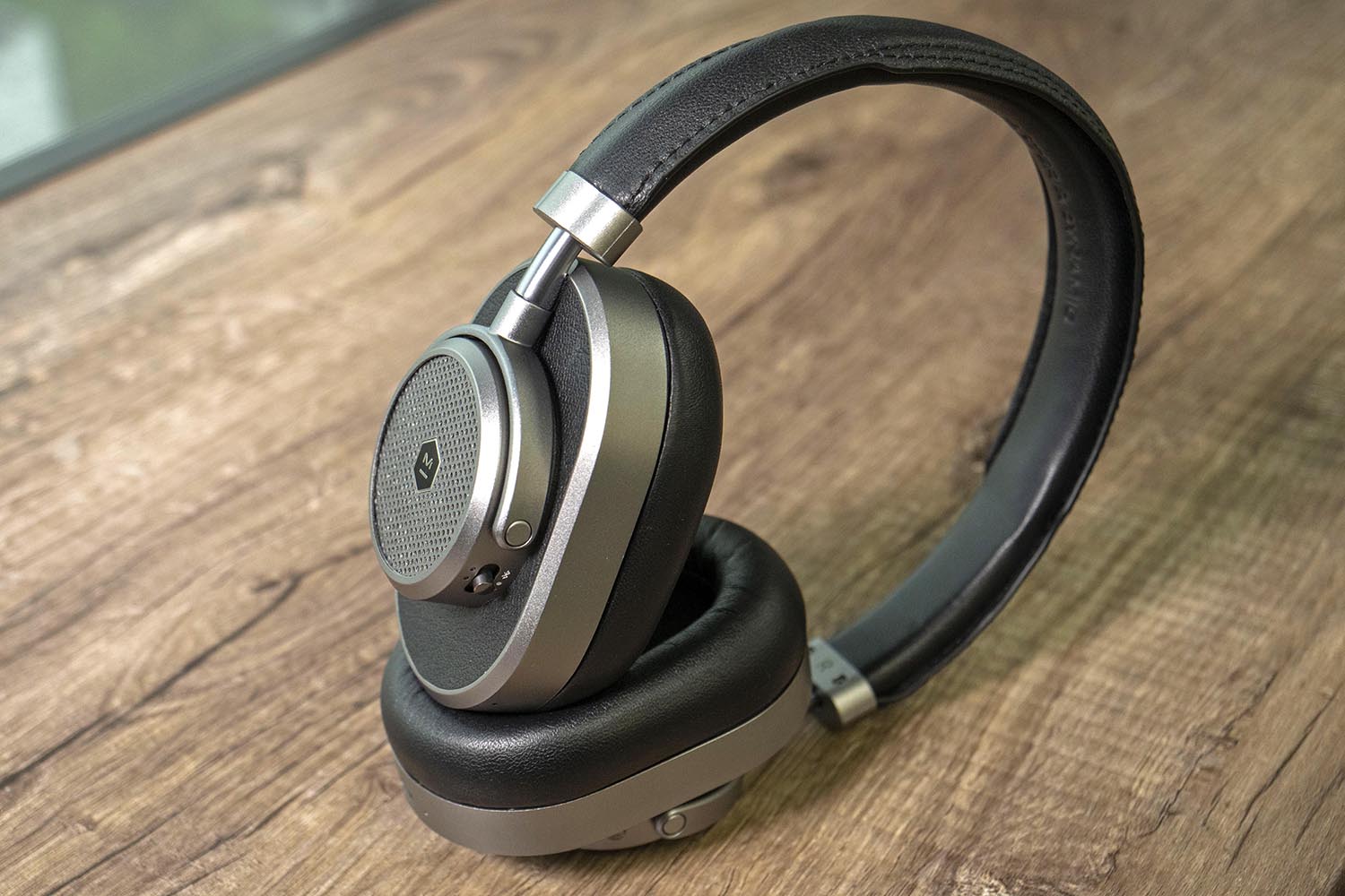 Master and Dynamic MW65 Headphone Review | Performance-first
