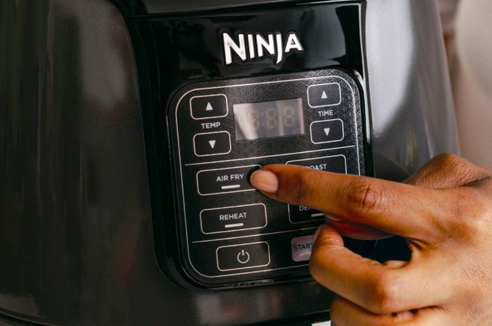 best buy drops air fryer prices from power ninja cuisinart and philips  4 qt digital 3