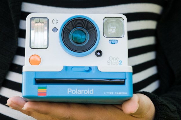 In hoeveelheid binnen boog Polaroid OneStep 2 Review: A True Retro Instant Camera | Digital Trends