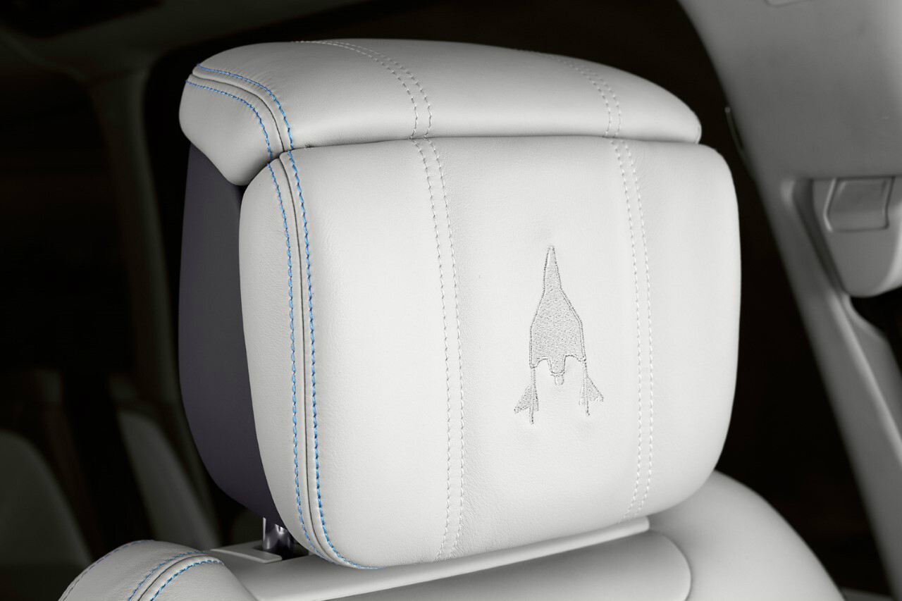 range rover astronaut edition for virgin galactic customers only  3