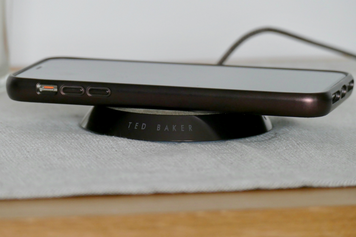 The Best Wireless Phone Chargers for iPhone or Android | Digital Trends