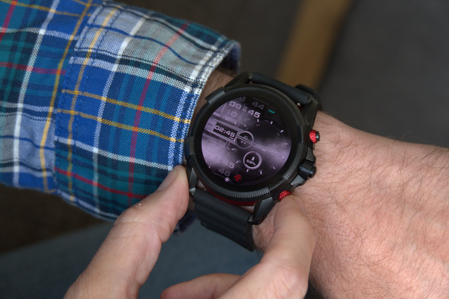 Diesel On Full Guard 2.5 Review: Love the Smartwatch's Look, Hate 