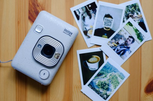 Frons toevoegen aan Toeschouwer Fujifilm Instax Mini LiPlay Review | From Selfie to Talkie | Digital Trends