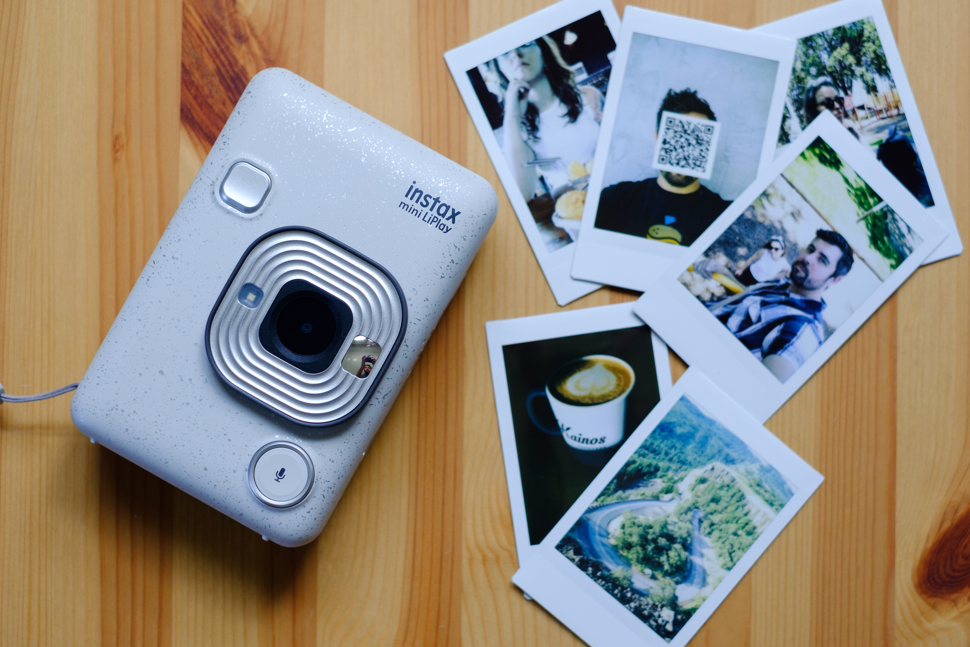 actrice Kansen nooit Fujifilm Instax Mini LiPlay Review | From Selfie to Talkie | Digital Trends