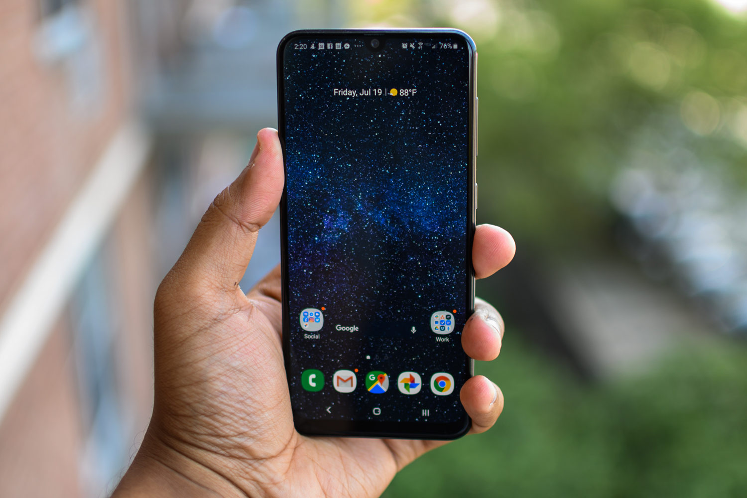 voetstappen Confronteren strand Samsung Galaxy A50 Review: Flagship Looks At A Mid-Range Price | Digital  Trends