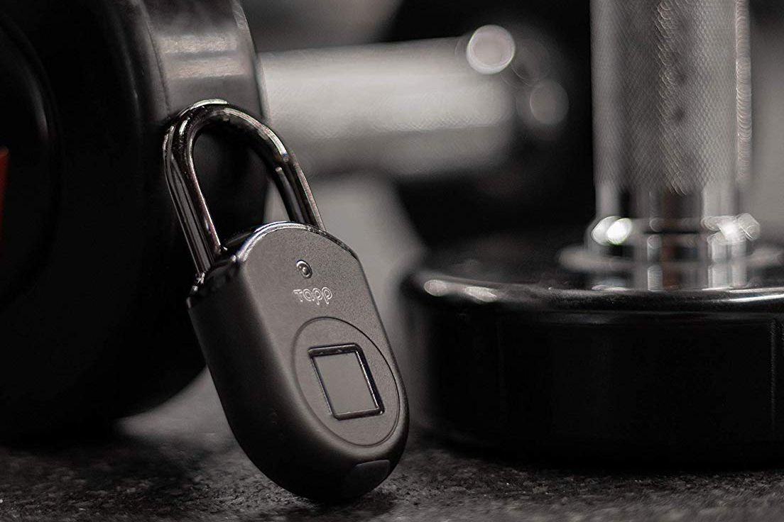 protect your stuff with a keyless fingerprint access tapplock lite padlock 02  1