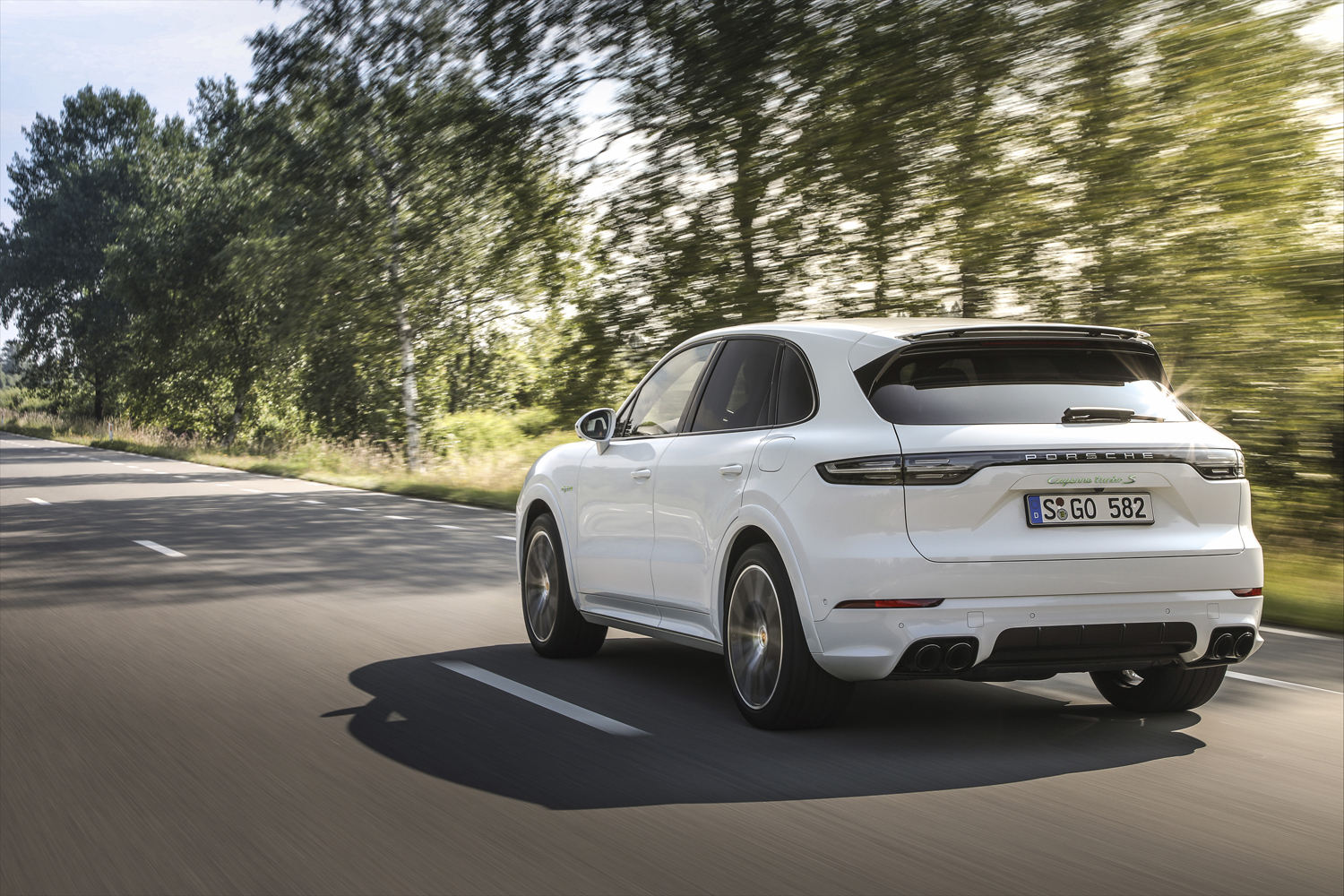 2020 porsche cayenne turbo s e hybrid delivers 670 hp electrified punch tseh 5