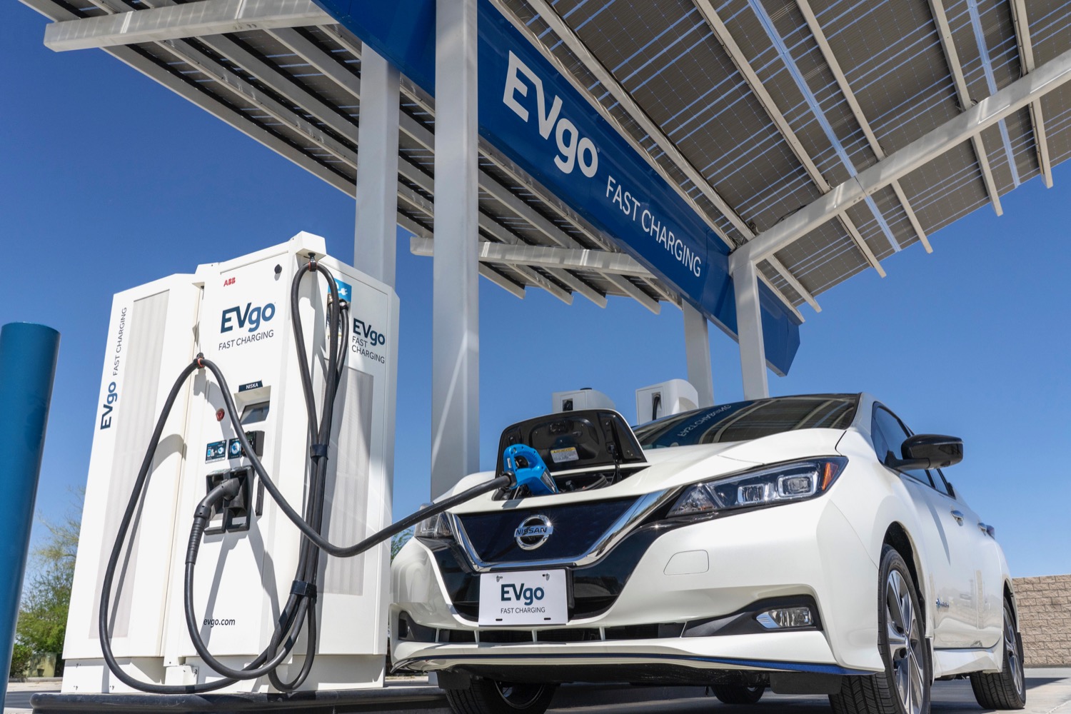 Volkswagen pairs with E.ON for 150 kW EV fast charger capable of