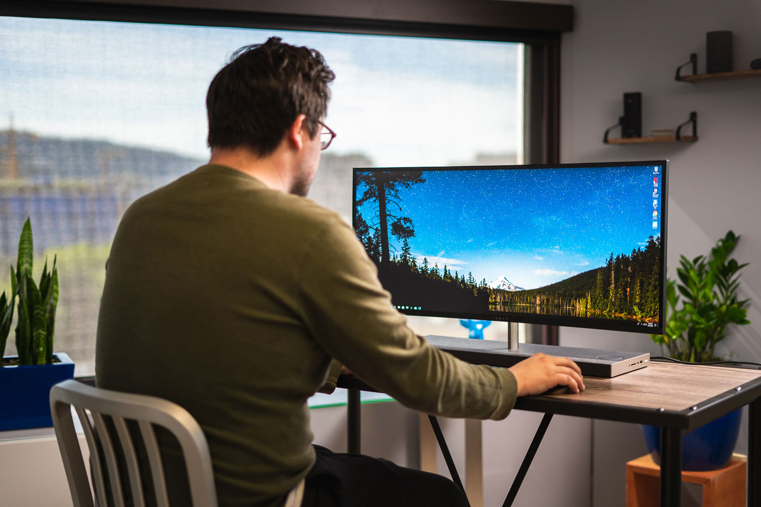 HP Envy Curved All-in-One 34 Review: Stylish Sophistication in a 
