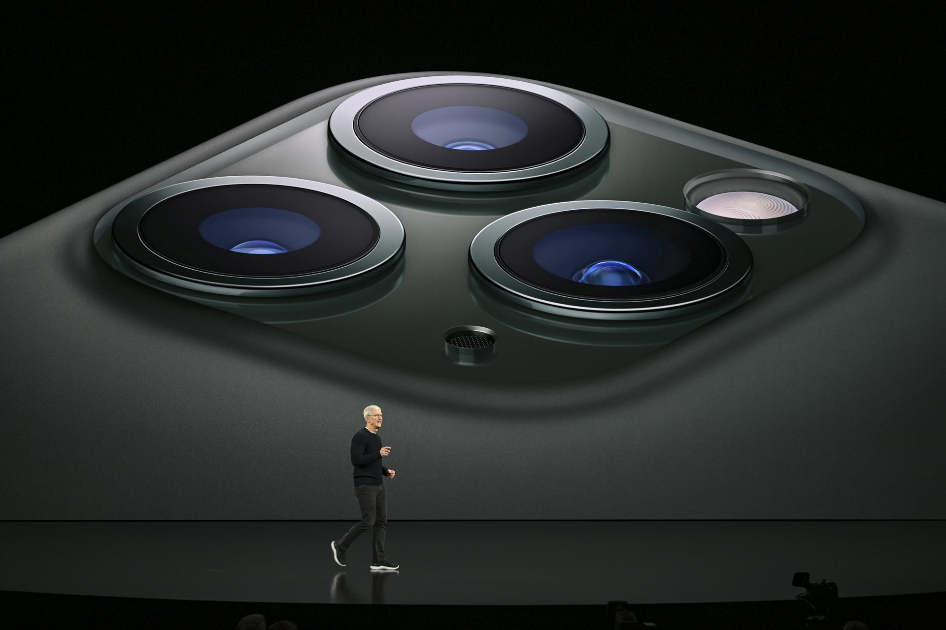 iPhone 11 Pro and Pro Max Camera Lenses | Apple September 2019 Event Keynote