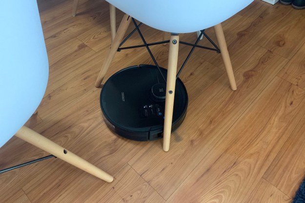 ecovacs deebot ozmo 950 review cleaning around furniture