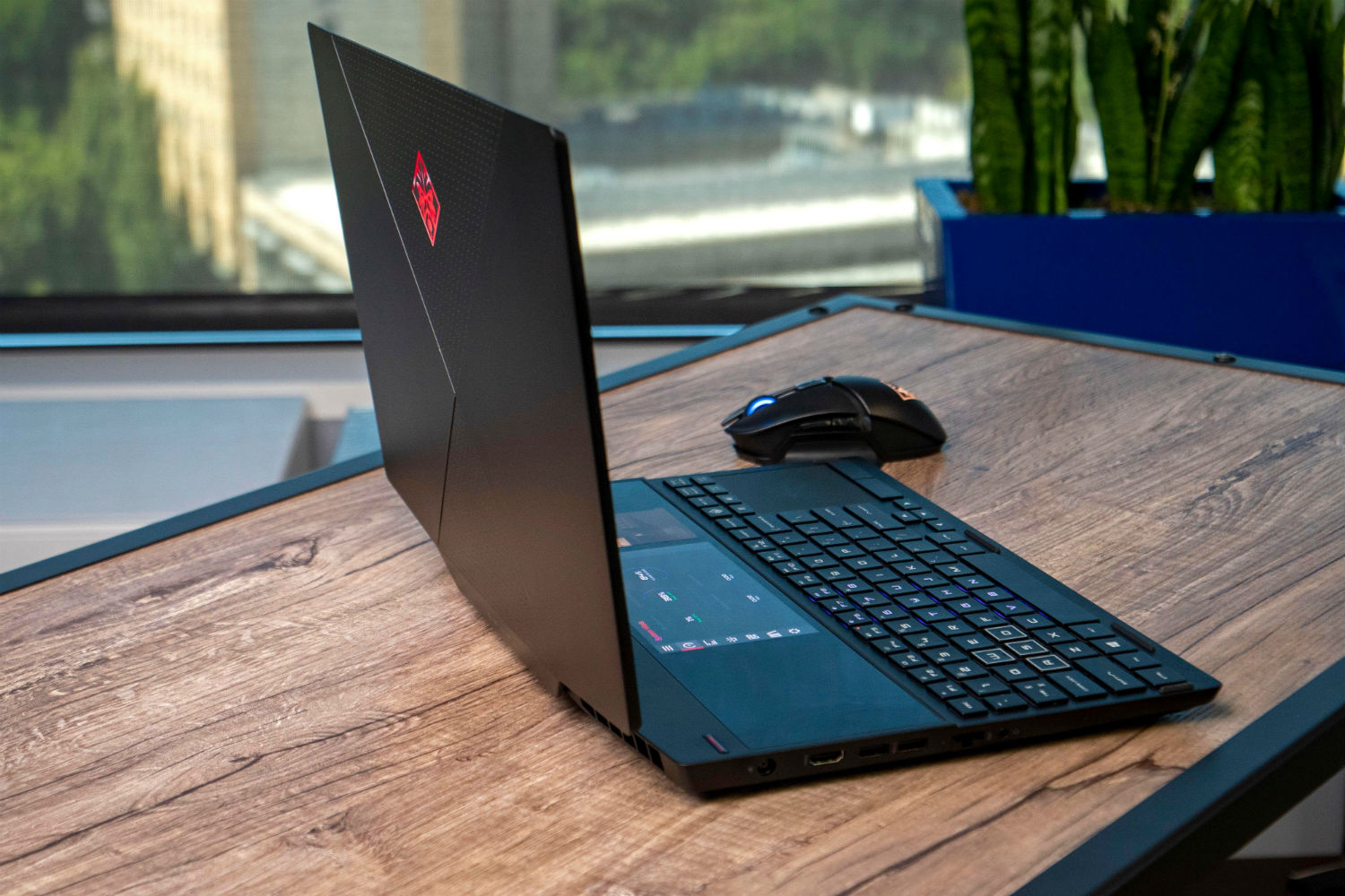 HP Omen X review: HP's PC gaming flagship turns PC gaming on its side - CNET
