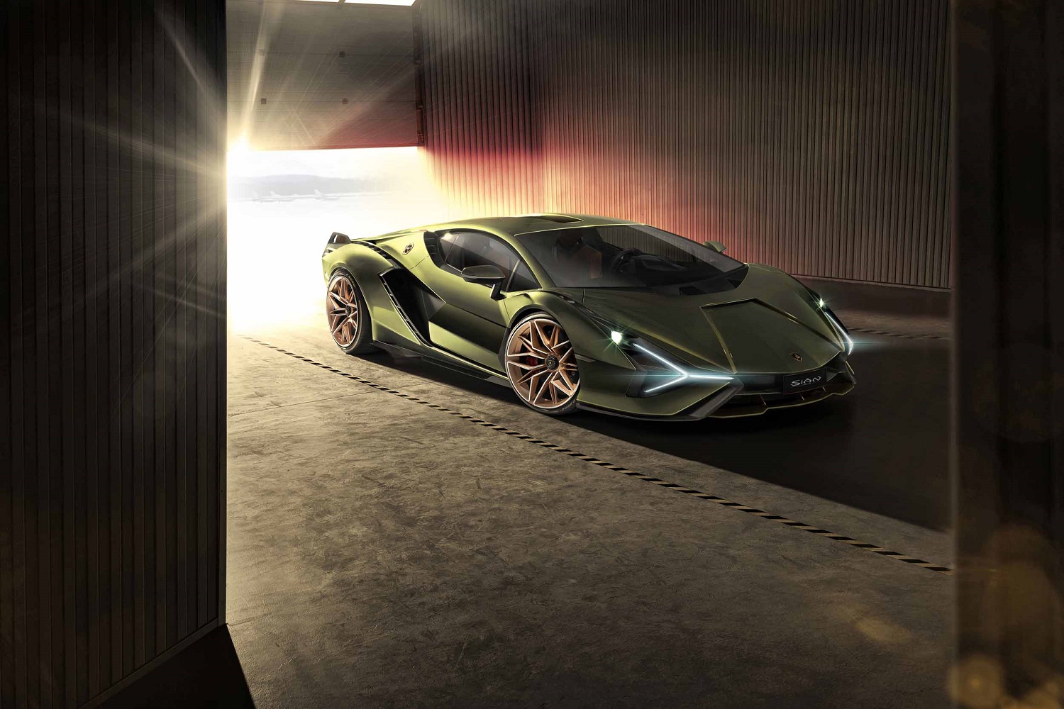 2020 lamborghini sian is a high tech hypercar with hybrid power