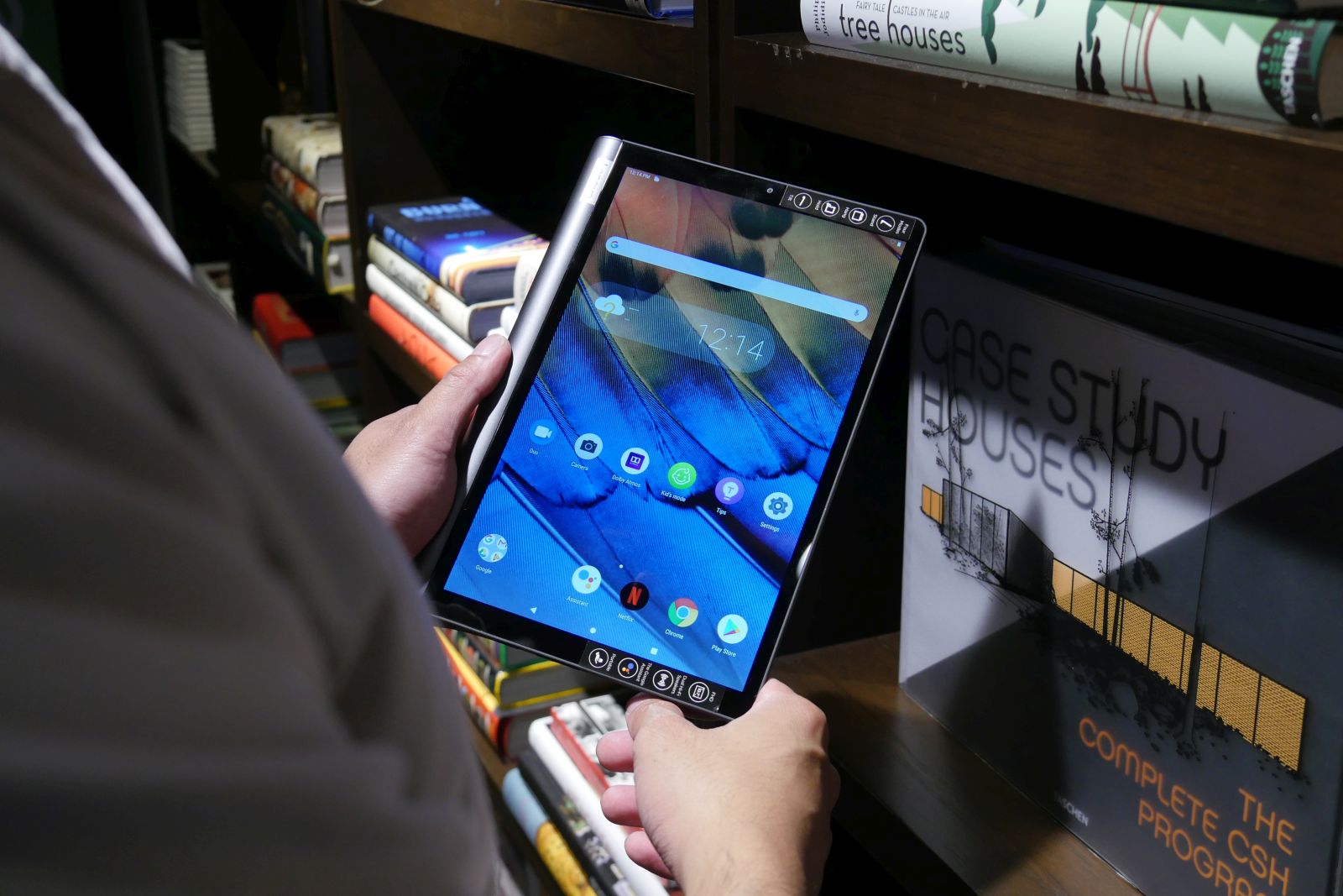 Lenovo Yoga Smart Tab Hands-On: Smart Display on the Go | Digital Trends