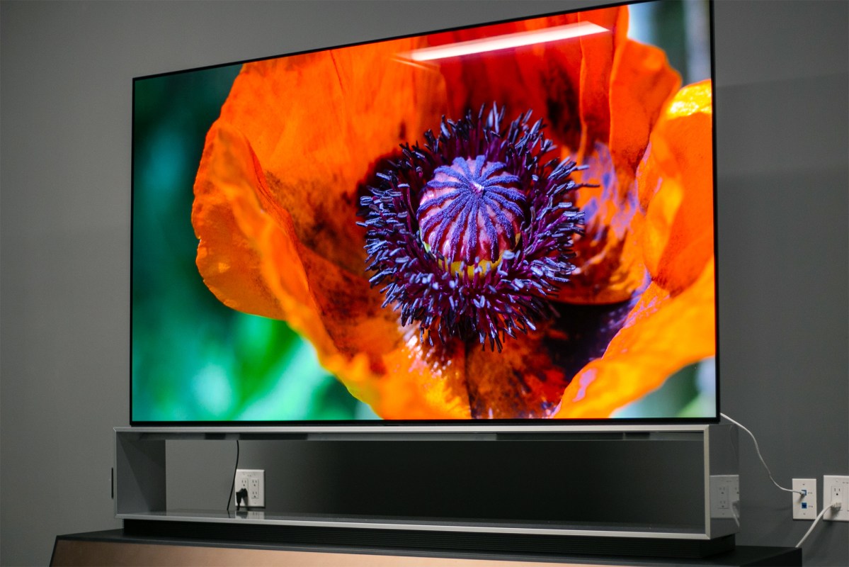 Телевизор lg qled. LG 88 OLED 8k. LG OLED z9. LG Signature 88 8k OLED телевизор. OLED телевизор LG oled88z19la.