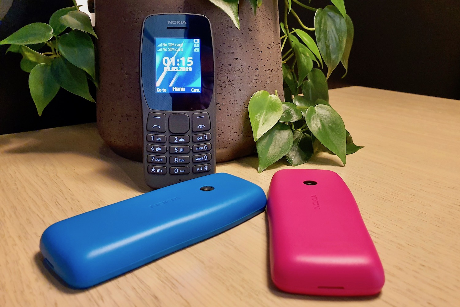 Quirky and Cheap: No Wonder HMD Sells So Many Nokia Feature Phones |  Digital Trends