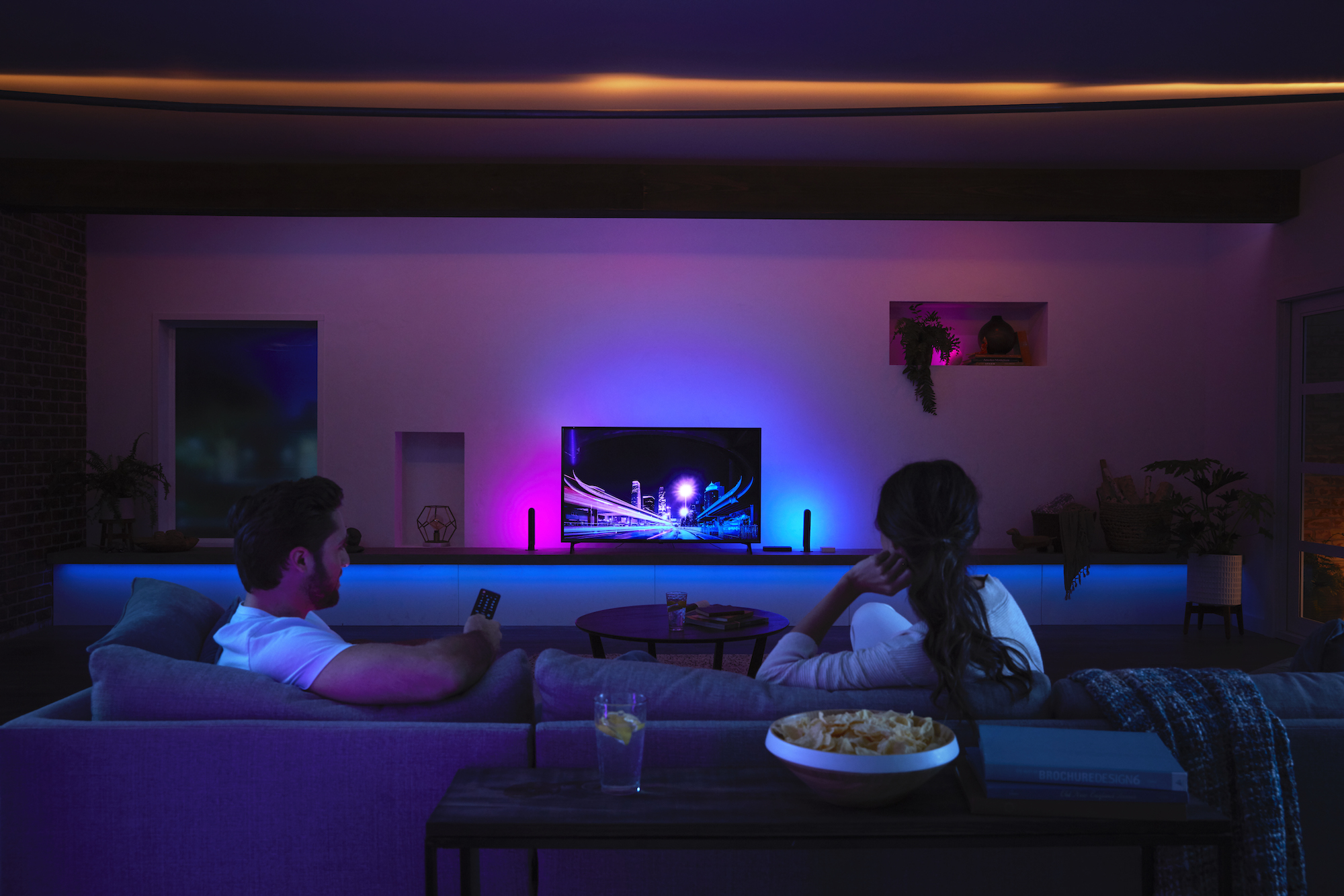 Philips Hue vs. Philips WiZ: What's the Difference?
