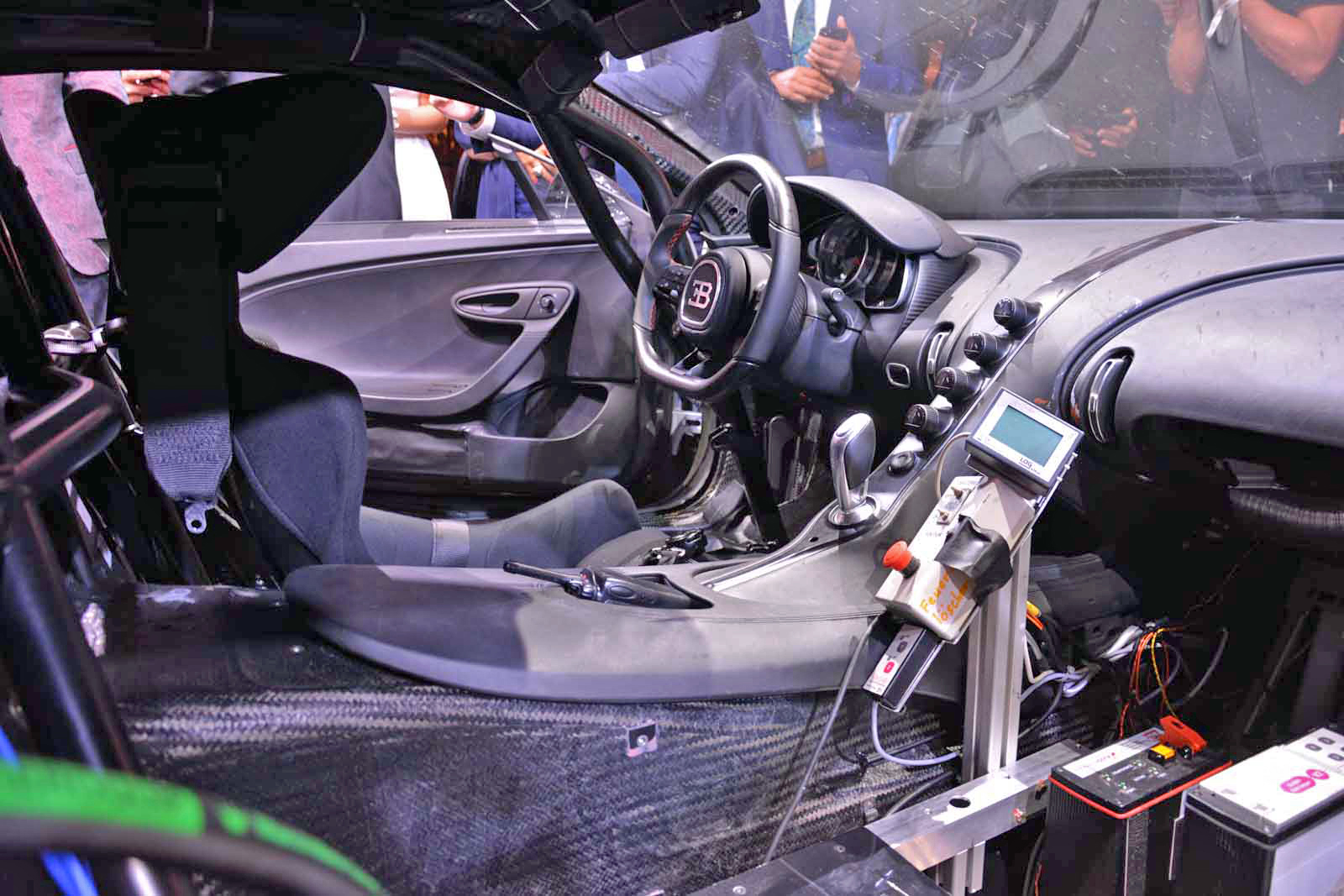 304 mph bugatti chiron becomes the fastest car in world rg ss300plus 10
