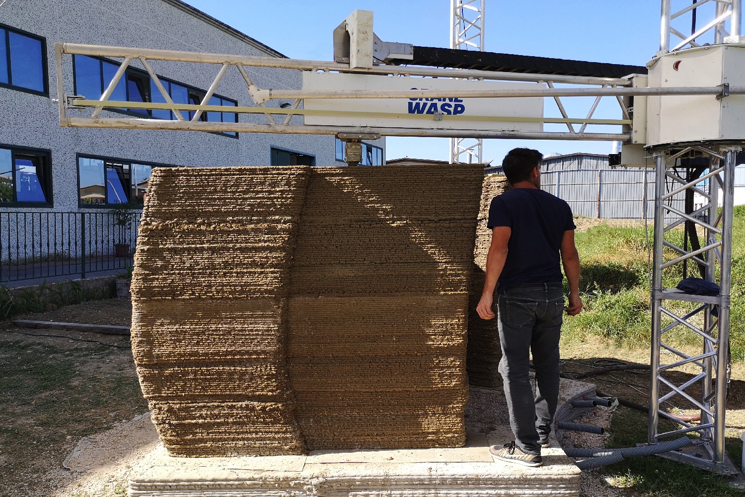 3d printed wasp nest house tecla earth wall section by crane img1