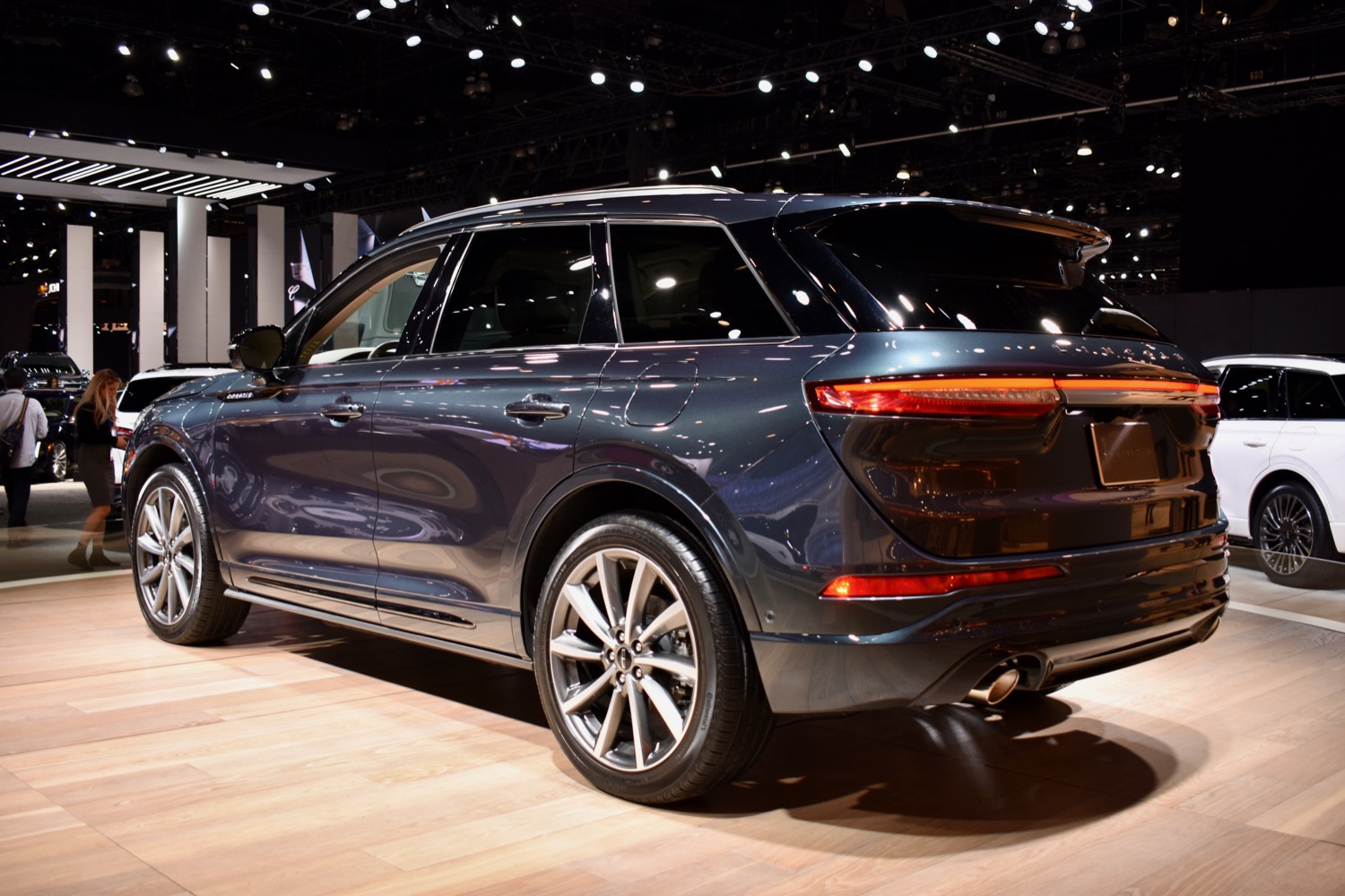 lincoln corsair grand touring plug in hybrid 2019 los angeles auto show