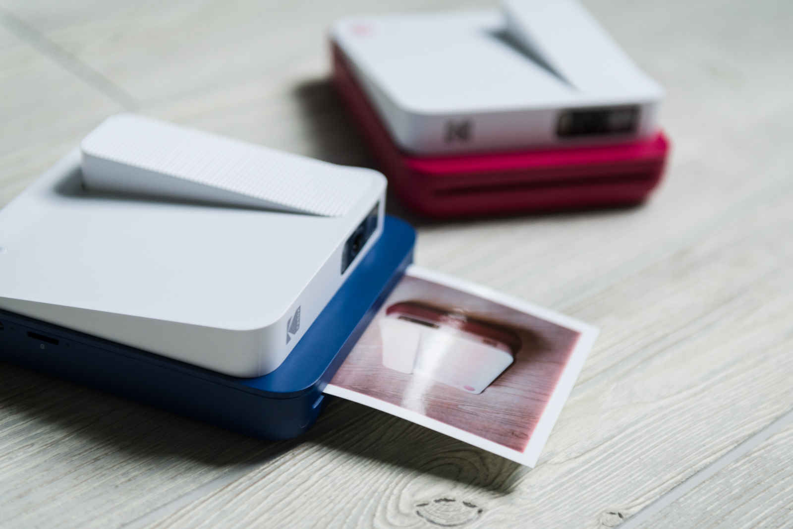This Delightful Mini Photo Printer Serves Up Polaroid-Level Nostalgia