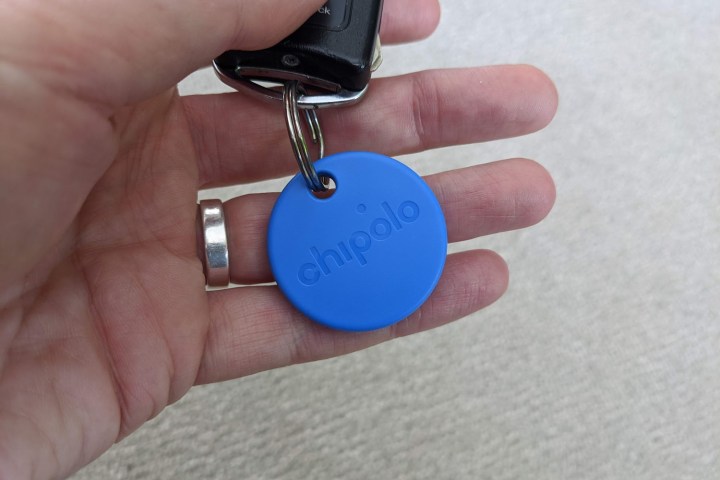 Chipolo ONE 2020 به کلیدهای در دست قلاب شده است.