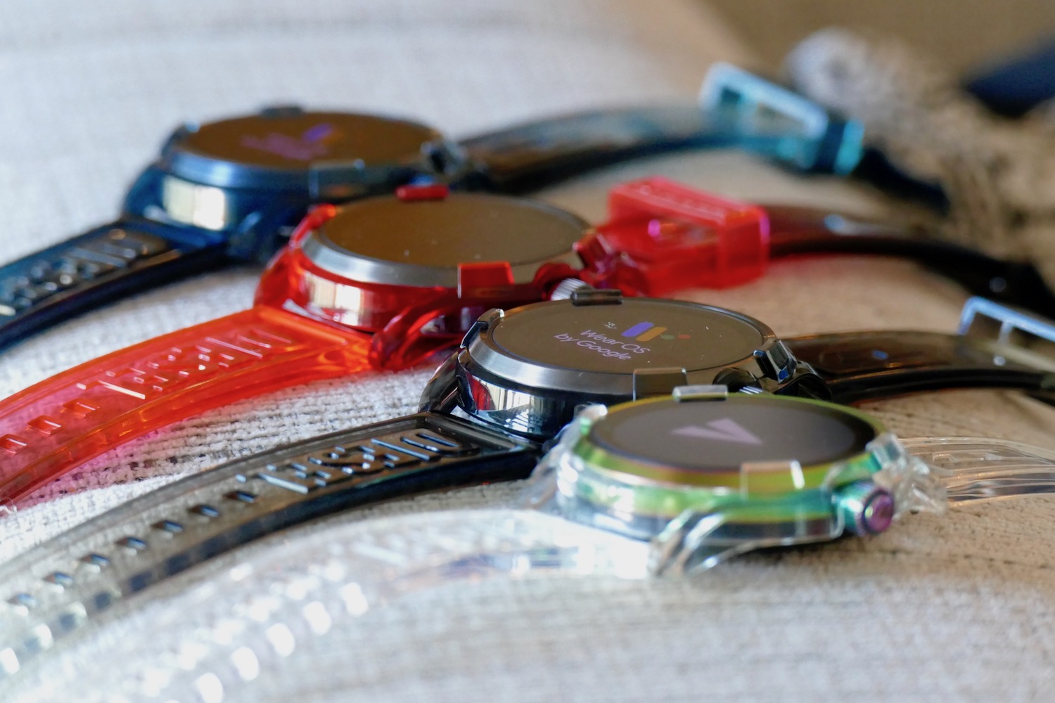 The different strap and case colors available for the Diesel On Fadelite.