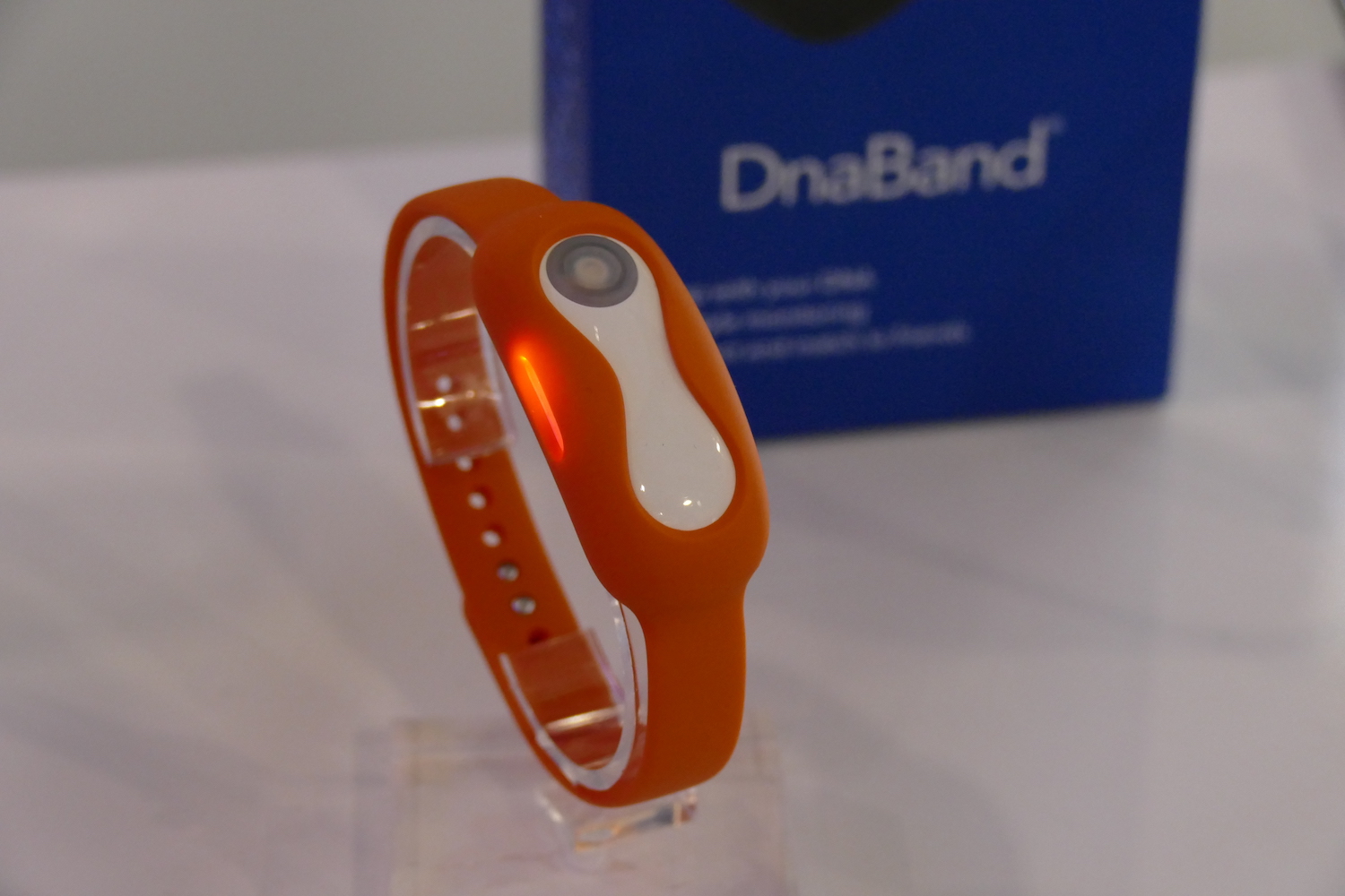 dnanudge dna shopping ces2020 red band