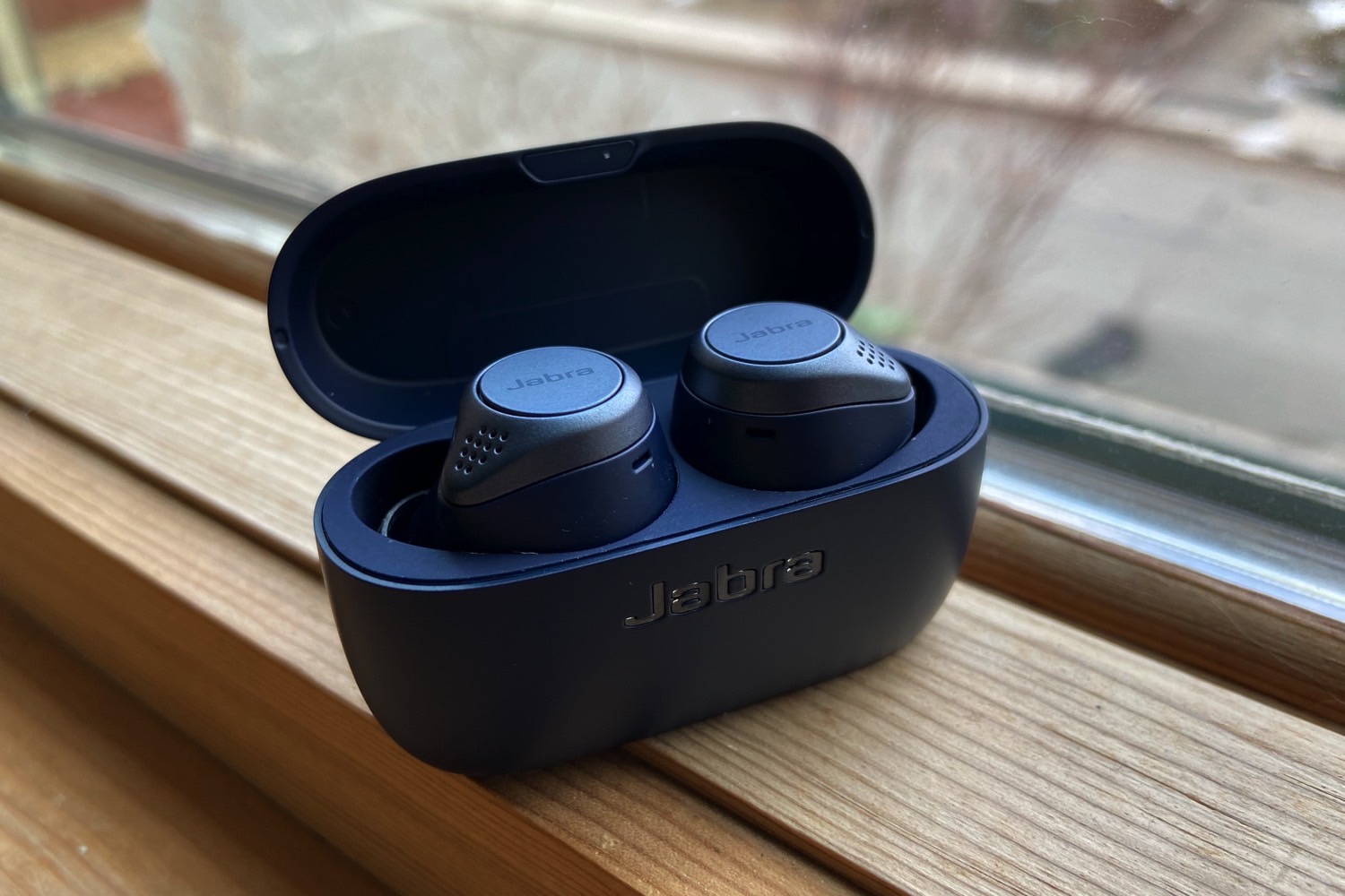Jabra Elite Active 75t Review: Block The Noise And Water Too ...
