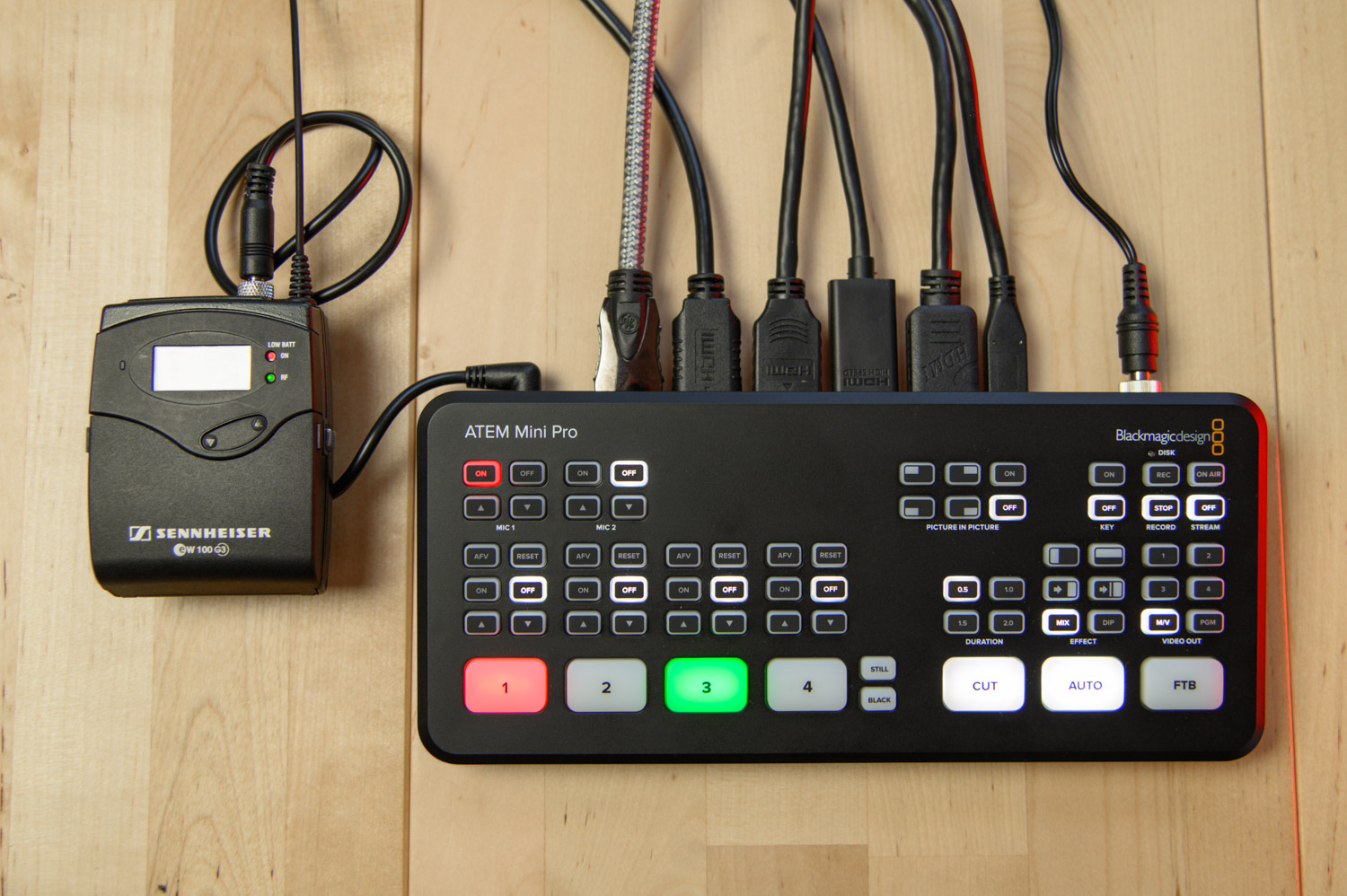 Blackmagic Design ATEM Mini Pro - PC周辺機器