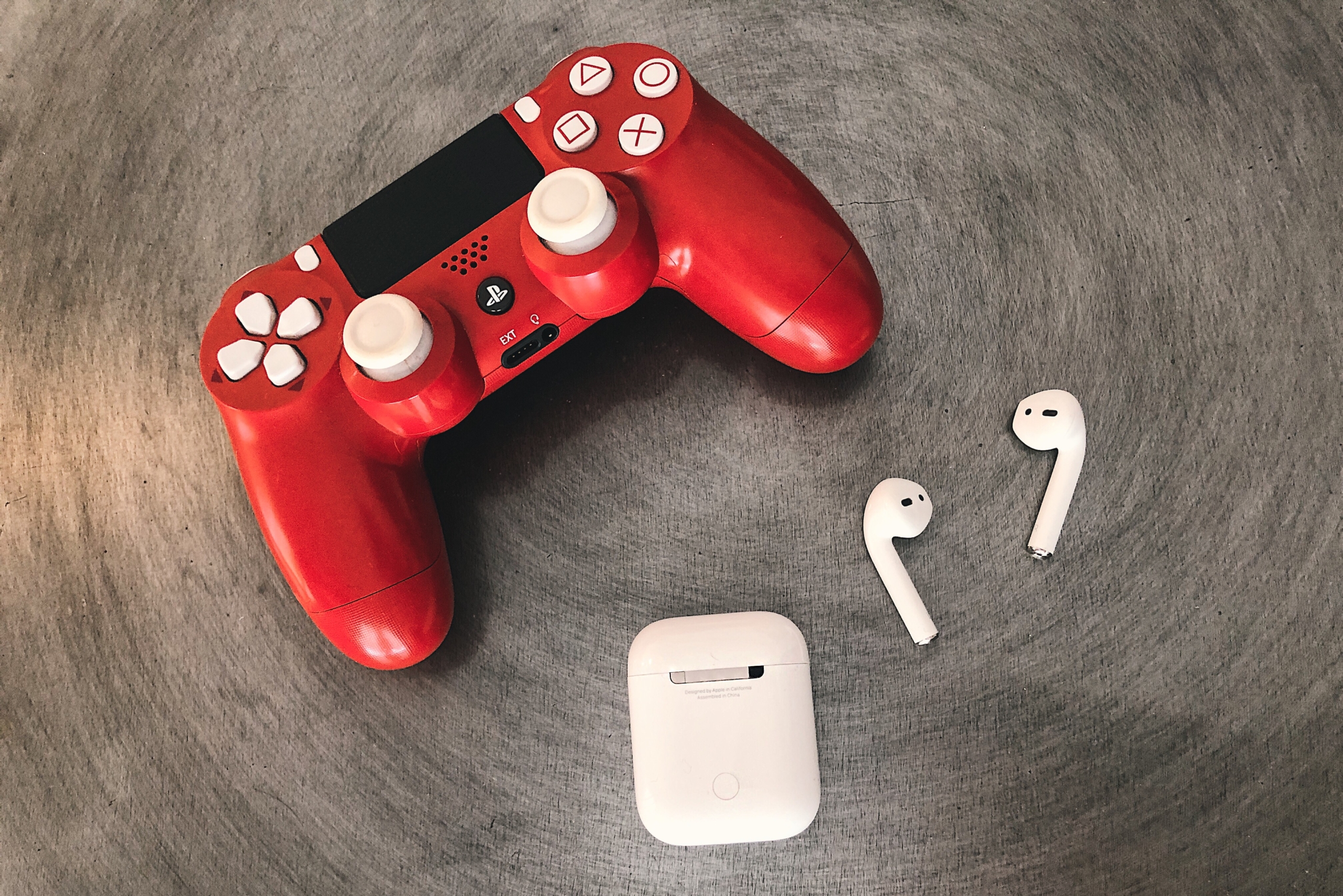 Grondig hiërarchie ontsnappen How to Connect Your AirPods to Your PS4 | Digital Trends