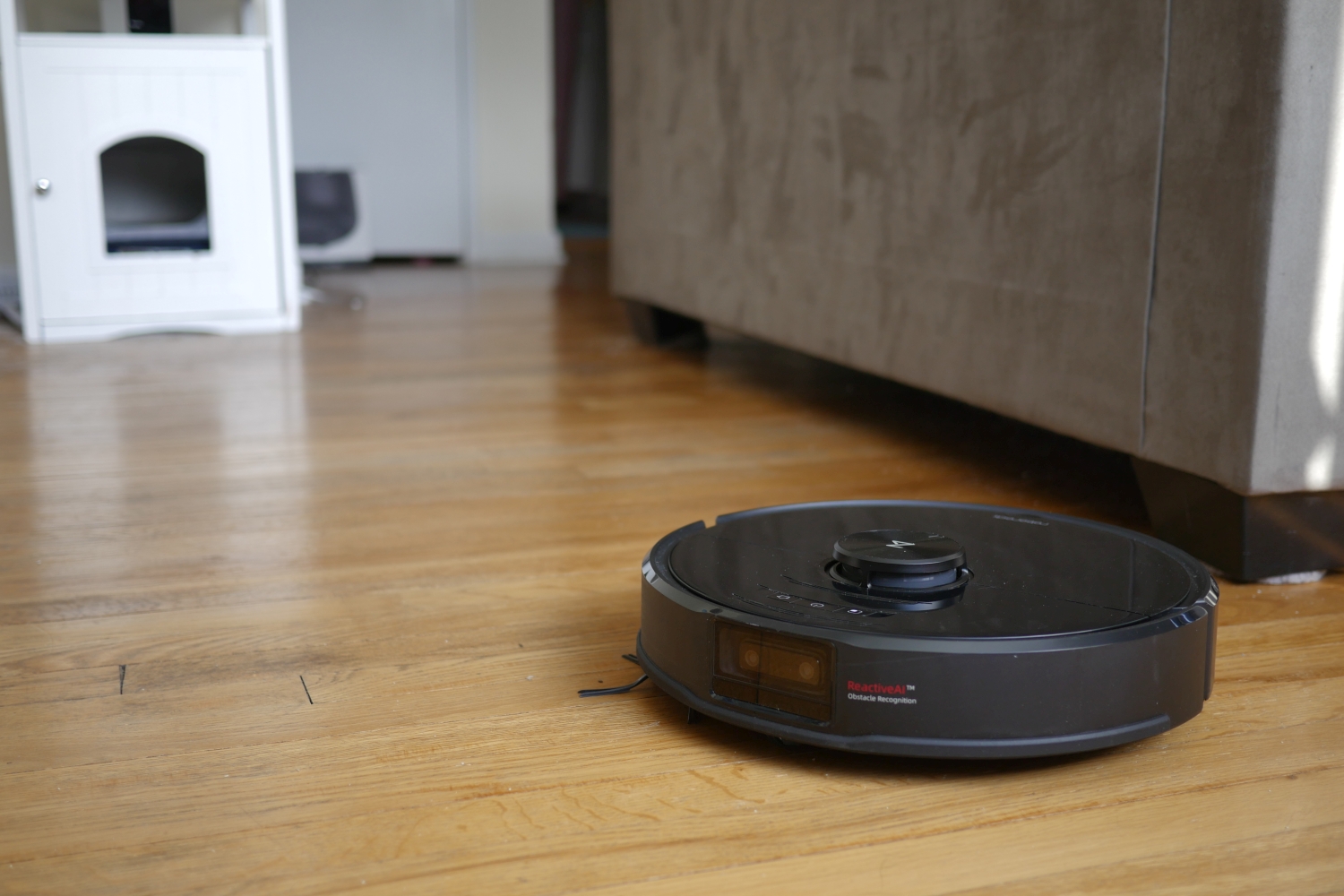 Roborock S6 MaxV Review: This Robotic Vacuum Has Eyes