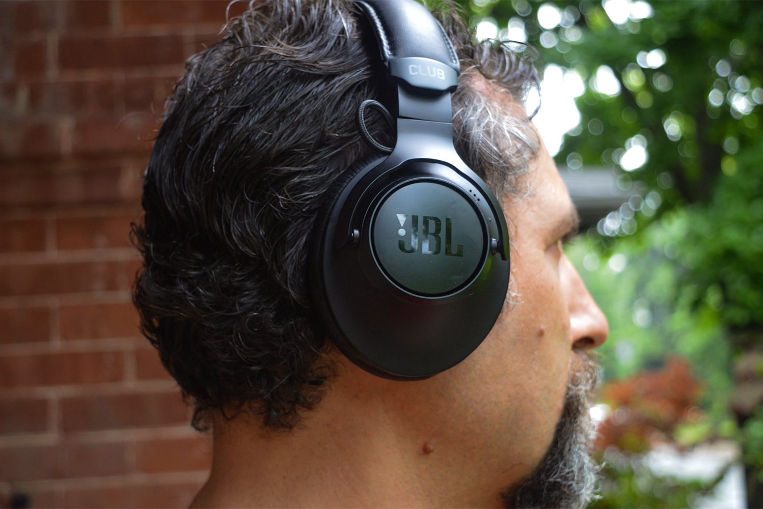 JBL CLUB ONE  Wireless, over-ear, True Adaptive Noise Cancelling headphones  inspired by pro musicians