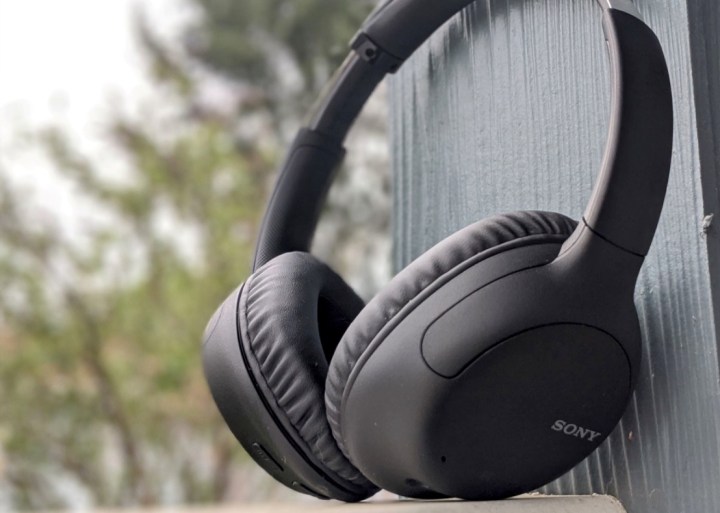 The Sony WH-CH710N headphones.