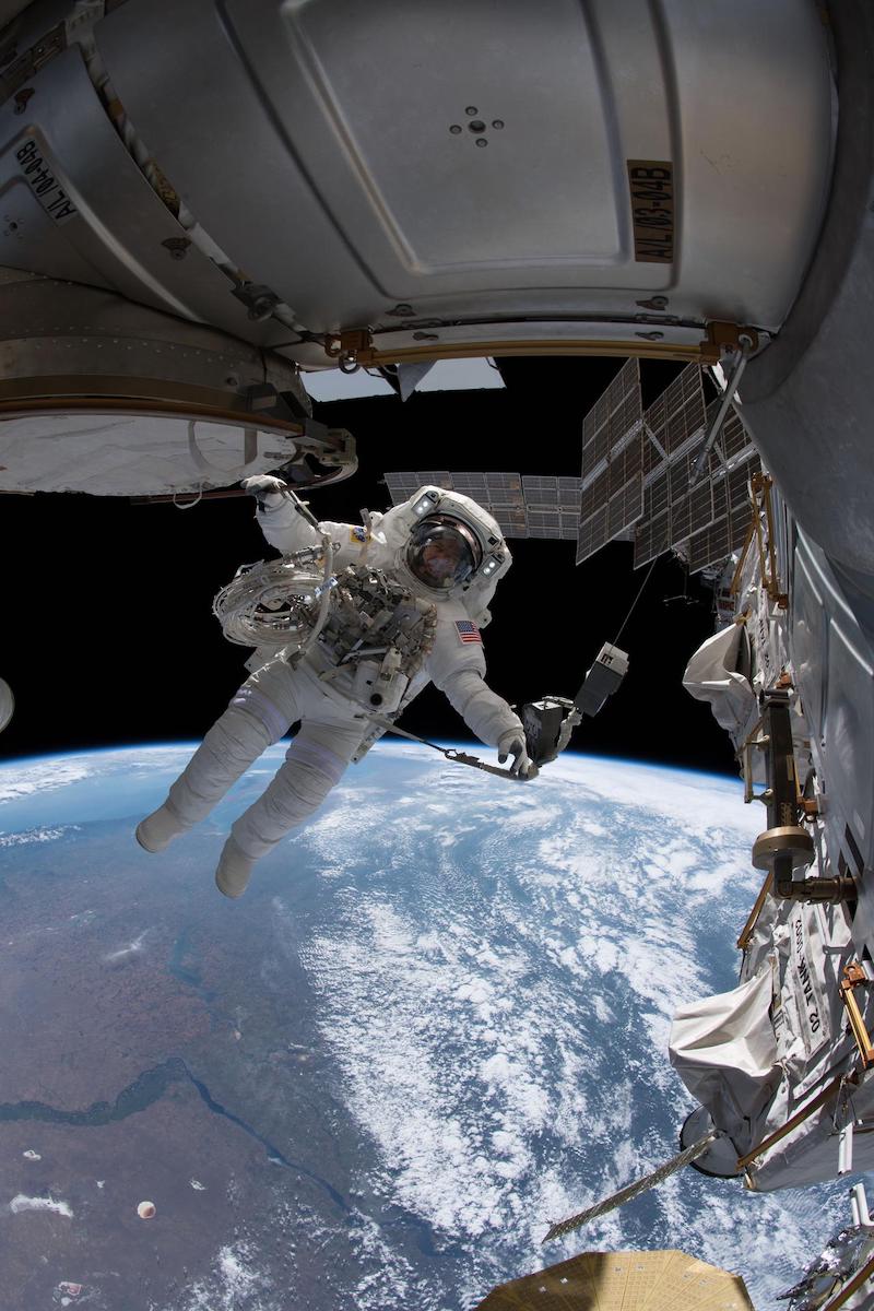 Spacewalk Photo 30 Stunning Spacewalk Images to Celebrate NASA's 300th Outing | Digital ...
