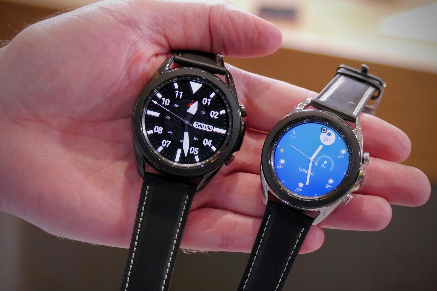 Самсунг м часы. Samsung Galaxy watch 3. Часы Samsung Galaxy watch3. Самсунг галакси вотч 3 45 мм. Samsung Galaxy watch 3 45mm.